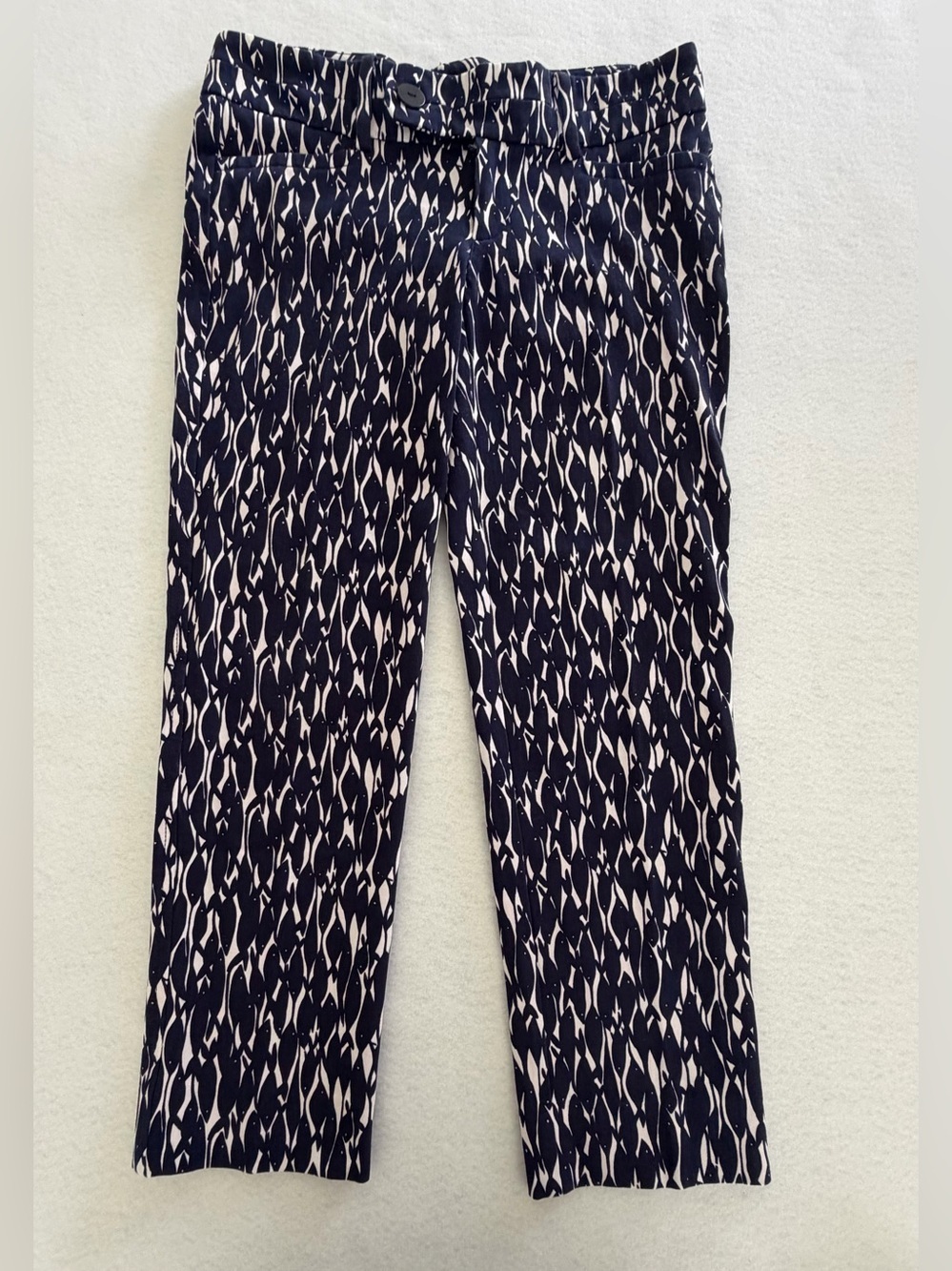 Lilly Pulitzer Navy and White Cropped Patterned Pants